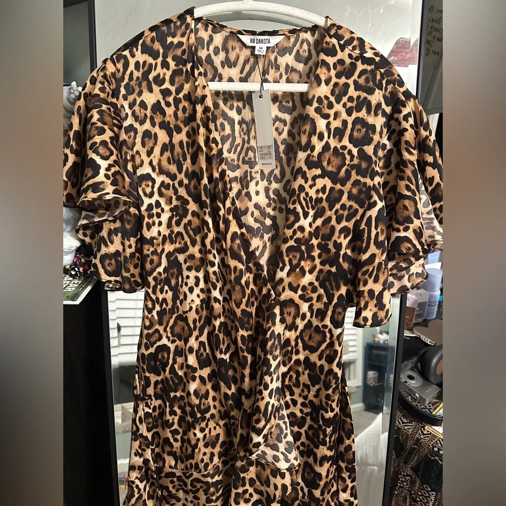 NWT BB Dakota Wild Card Animal Print Wrap Ruffle Dress - Picture 9 of 15